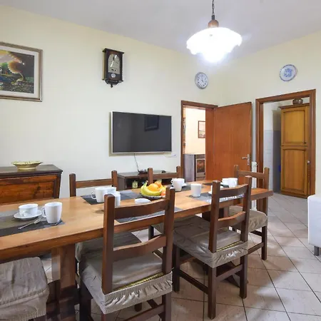 3 Bedroom Amazing In Portole Montanare